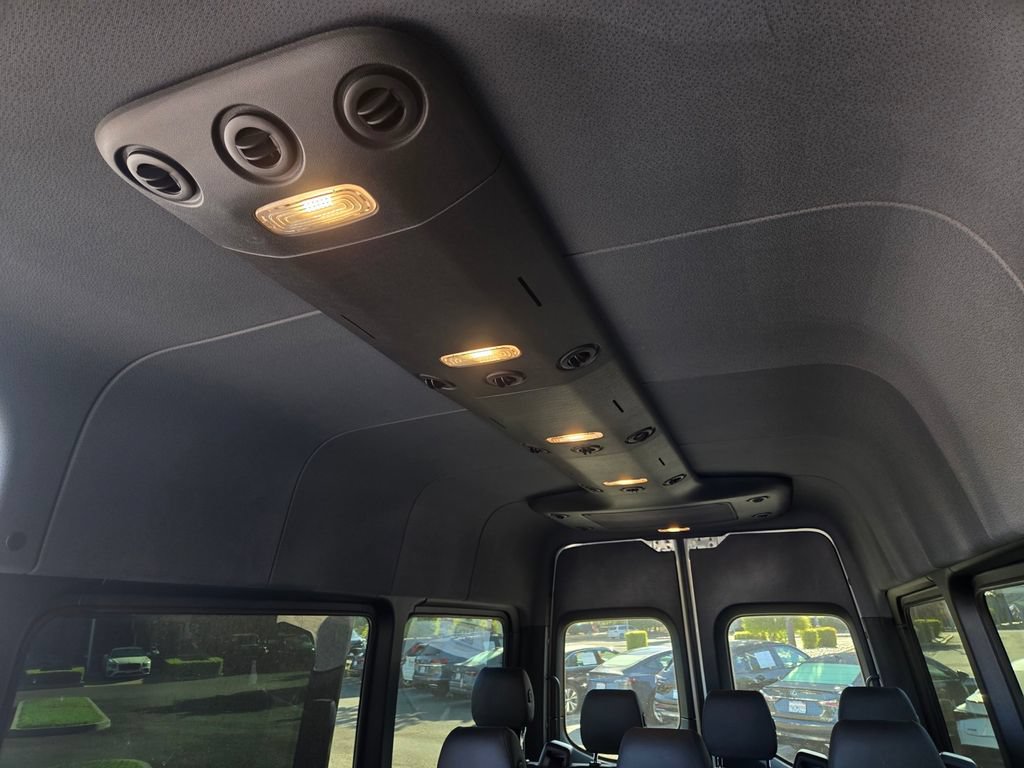 Used 2024 Mercedes-Benz Sprinter 2500 image 15
