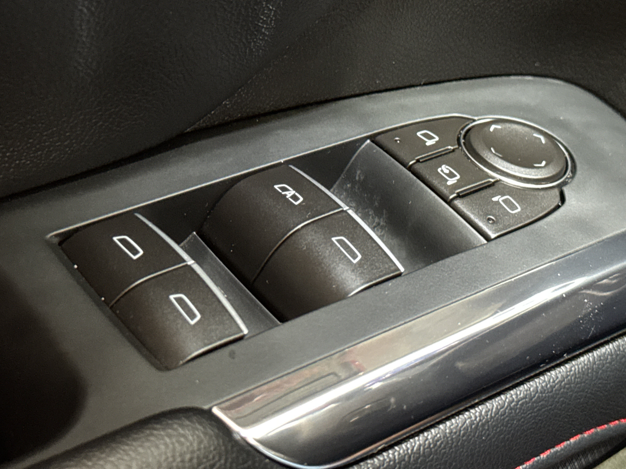 Used 2026 Chevrolet Traverse RS w/ LPO, Floor Liner Package AWD/4WD image 39