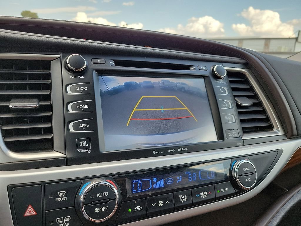 Used 2019 Toyota Highlander Limited FWD image 22