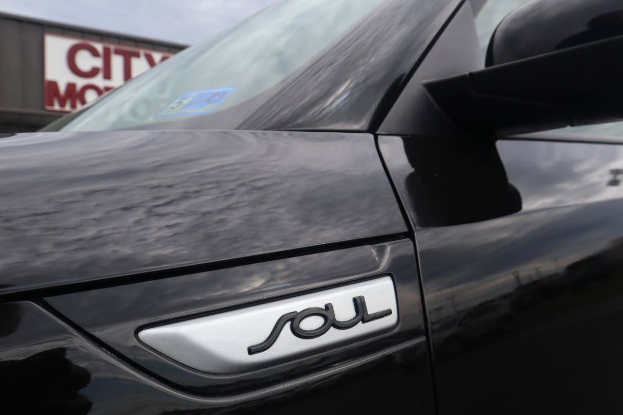 Used 2018 Kia Soul FWD image 24