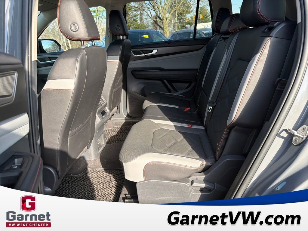 Used 2024 Volkswagen Atlas Peak Edition SE image 25