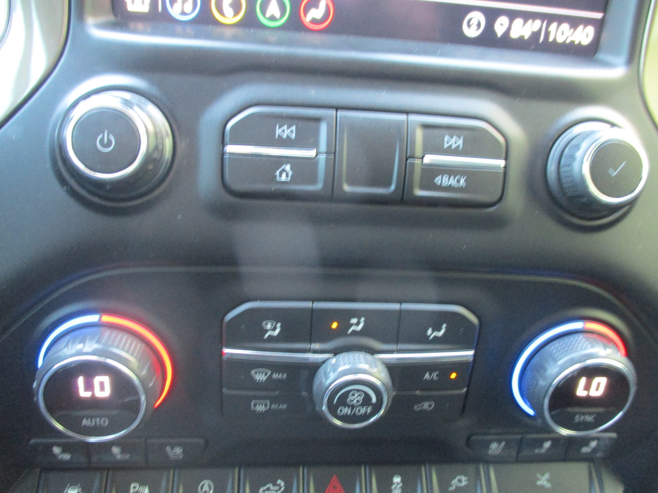 Used 2020 Chevrolet Silverado 1500 High Country w/ Technology Package AWD/4WD image 15