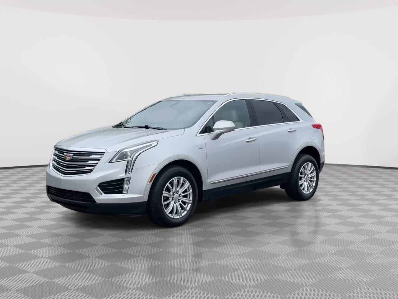 Used 2018 Cadillac XT5 AWD w/ LPO, Wheel Lock Package image 4