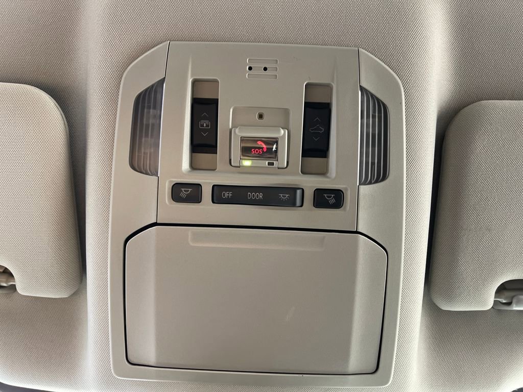 Certified 2022 Toyota Highlander Platinum image 29