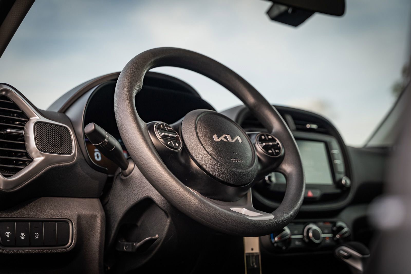 Used 2023 Kia Soul LX w/ LX Technology Package image 21