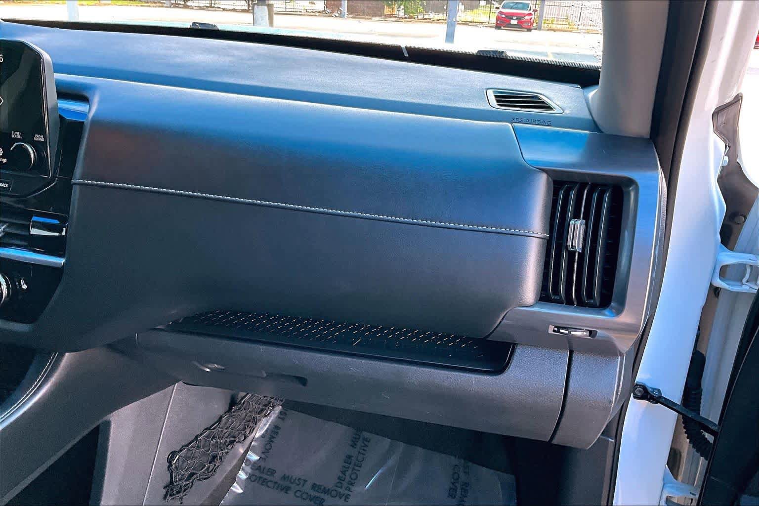 Used 2023 Nissan Pathfinder SL w/ Lighting Package (N92) FWD image 19