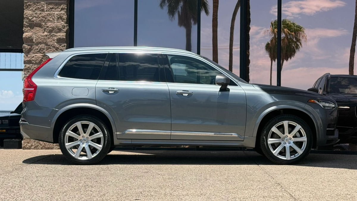 Used 2017 Volvo XC90 T8 Inscription w/ Luxury Package AWD/4WD image 17