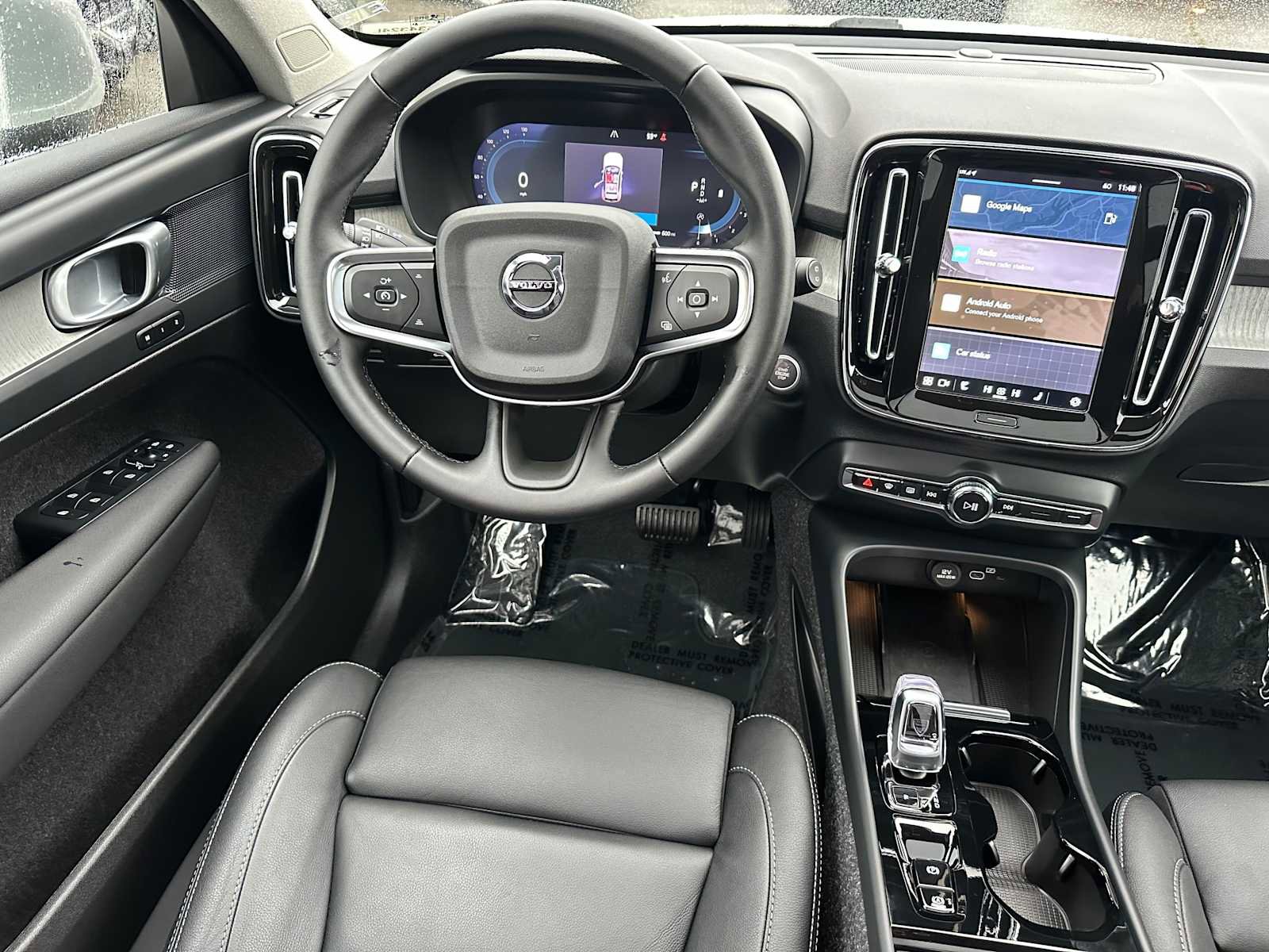 Used 2025 Volvo XC40 B5 Plus w/ Climate Package image 17