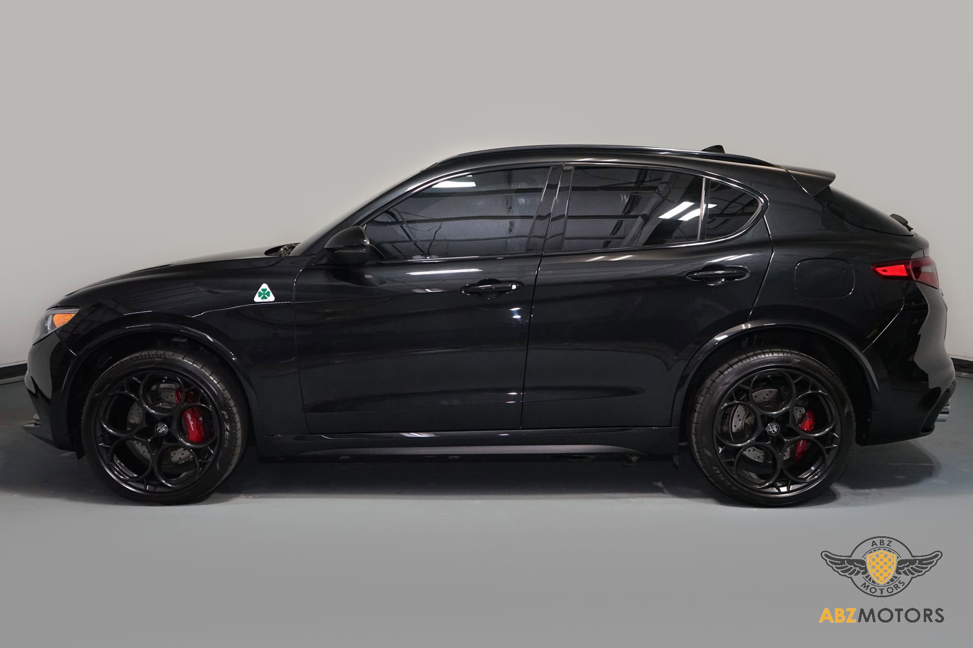 Used 2023 Alfa Romeo Stelvio Quadrifoglio w/ Active Assist Plus Package image 5