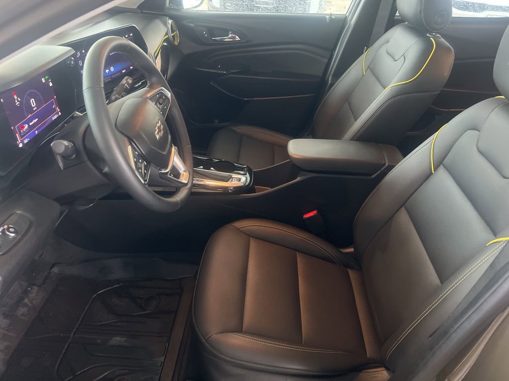 Used 2024 Chevrolet Trax ACTIV w/ Sunroof Package FWD image 4