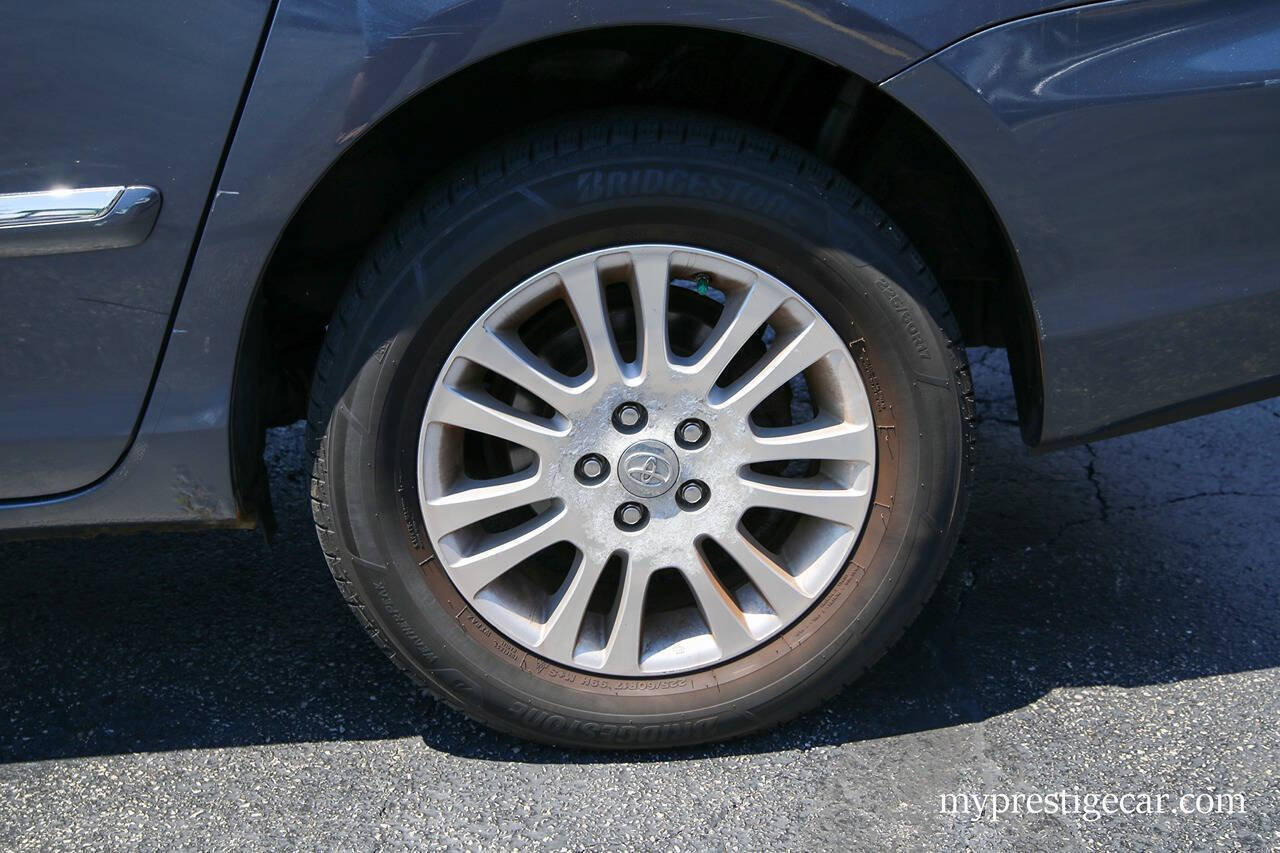 Used 2010 Toyota Sienna XLE Limited w/ XLE Limited Pkg 2 AWD/4WD image 5