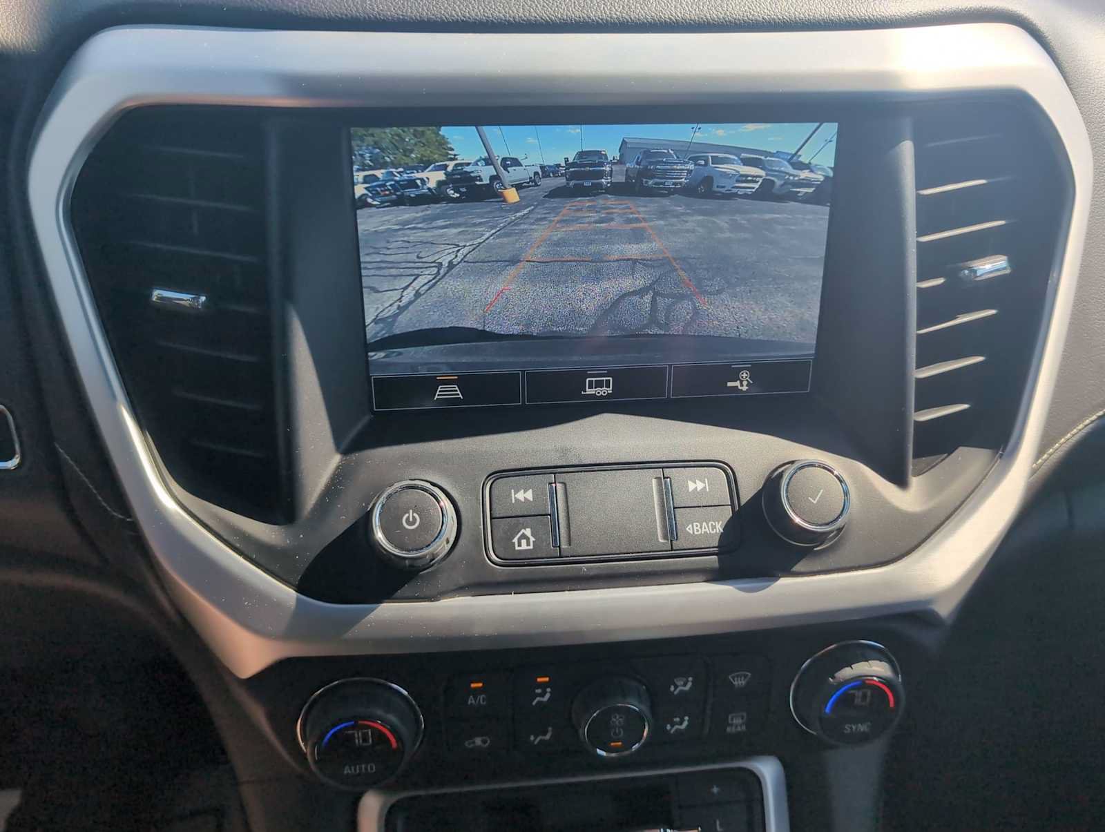 Used 2023 GMC Acadia SLT w/ Preferred Package FWD image 15