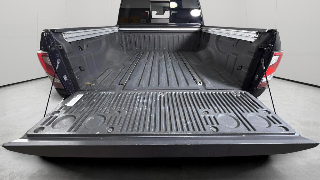 Used 2021 Nissan Titan PRO-4X w/ Pro-4x Convenience Package image 30
