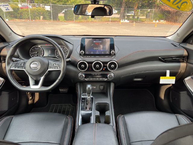 Used 2022 Nissan Sentra SR w/ SR Premium Package FWD image 11
