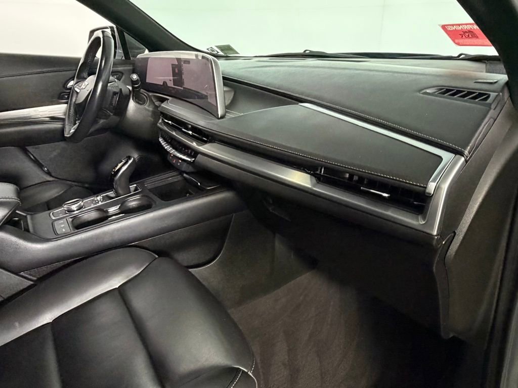 Used 2024 Cadillac XT4 Premium Luxury image 31