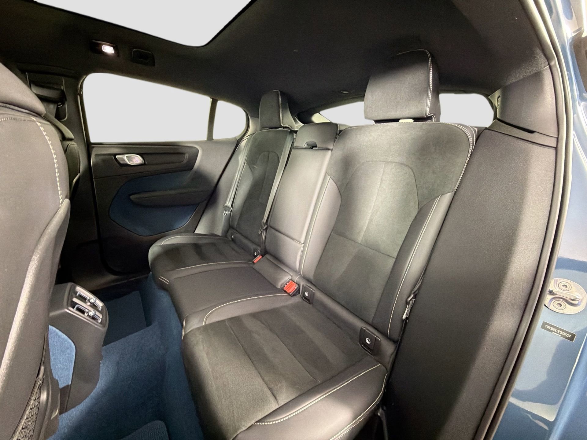 Certified 2023 Volvo C40 P8 Recharge Plus image 25