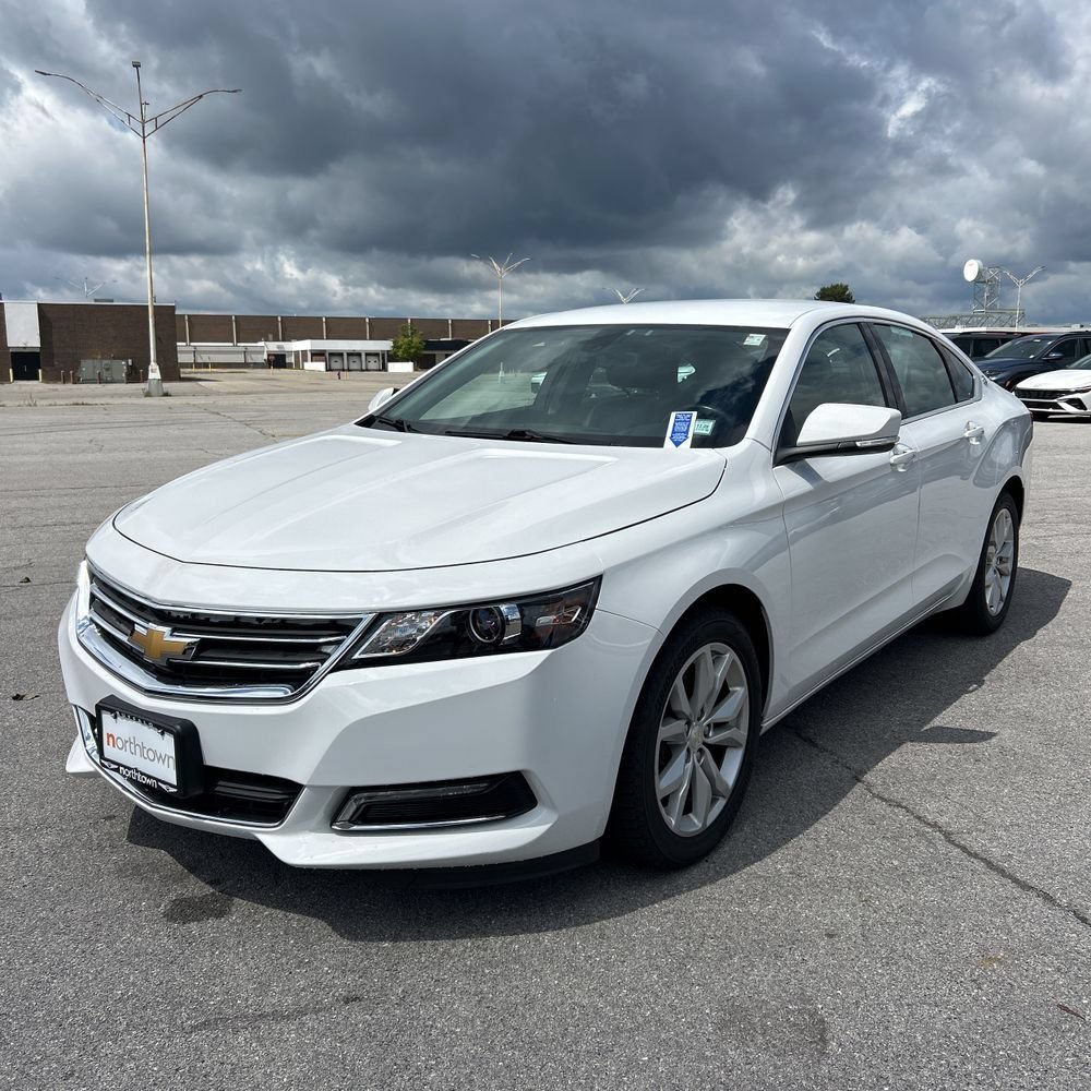 Used 2018 Chevrolet Impala LT FWD image 2