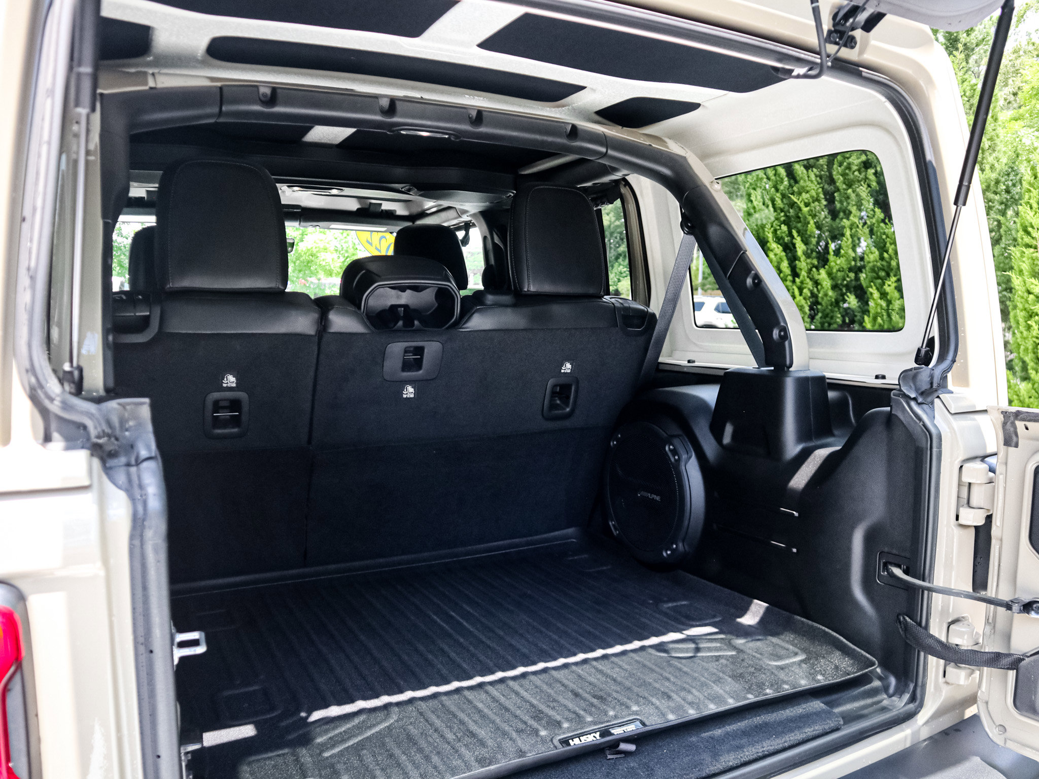 Used 2022 Jeep Wrangler Unlimited Rubicon AWD/4WD image 31