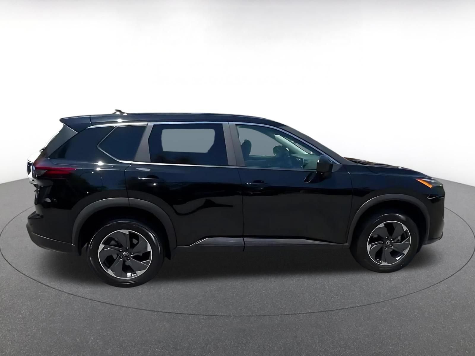 Used 2025 Nissan Rogue SV FWD image 16