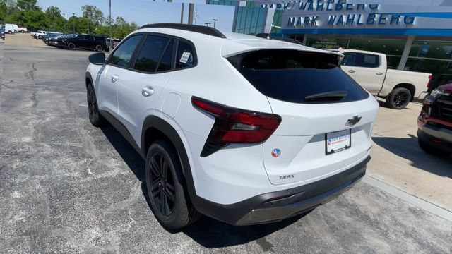 New 2026 Chevrolet Trax ACTIV w/ Sunroof Package FWD image 8