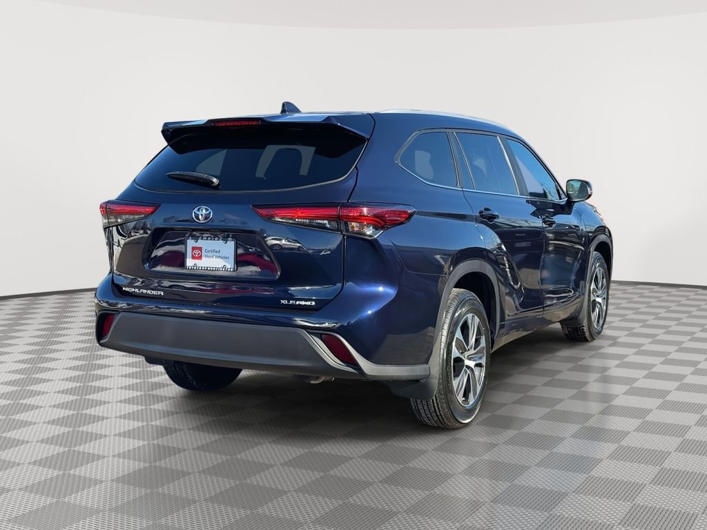 Used 2023 Toyota Highlander XLE image 7