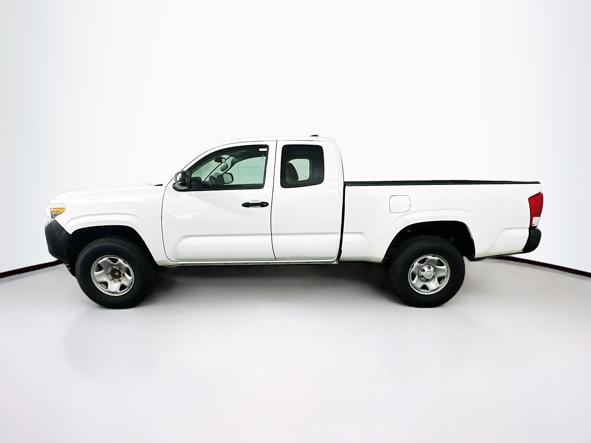 Used 2016 Toyota Tacoma SR RWD image 4