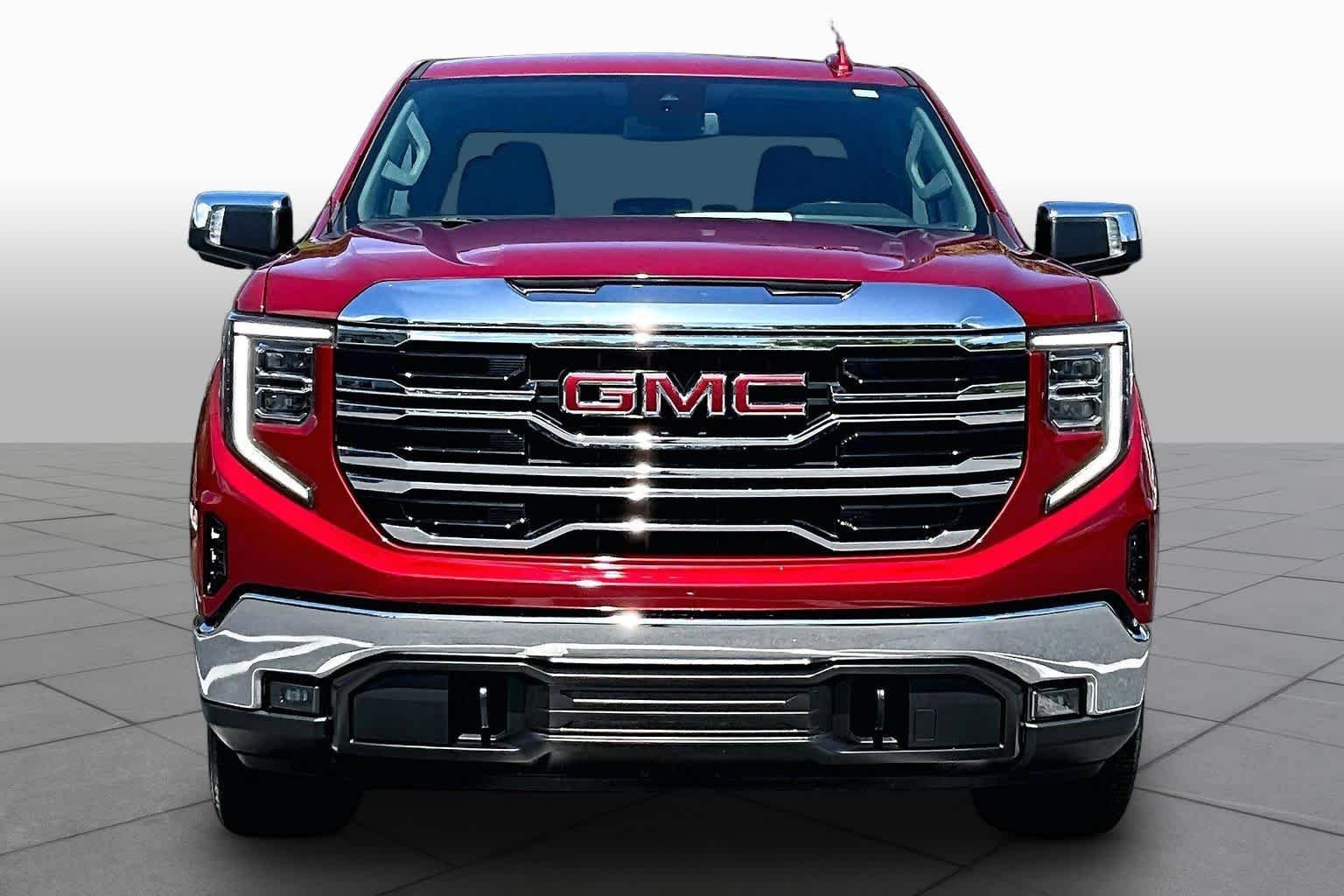 Used 2023 GMC Sierra 1500 SLT w/ SLT Premium Package RWD image 4