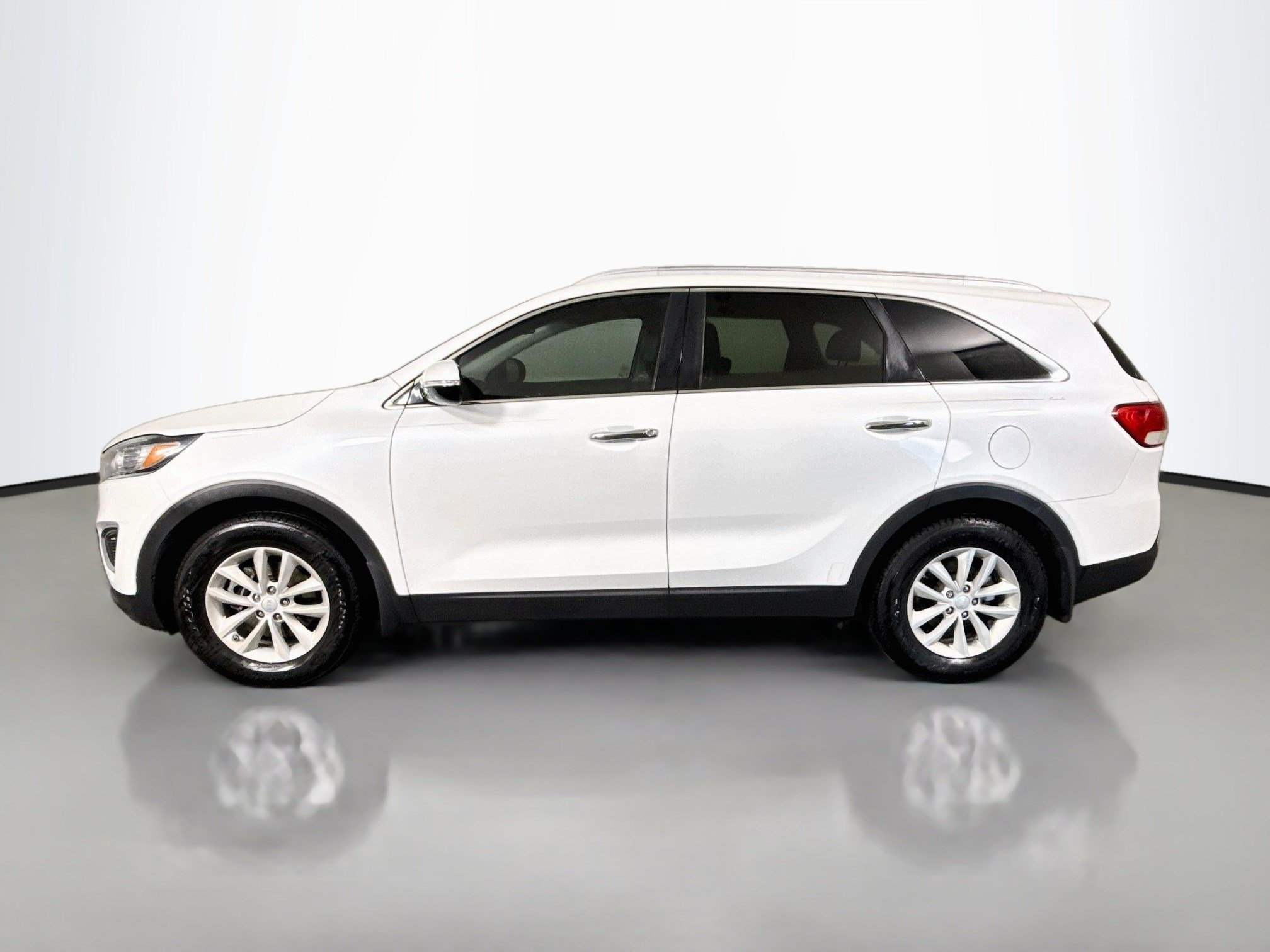 Used 2017 Kia Sorento FWD w/ LX Convenience Package image 6