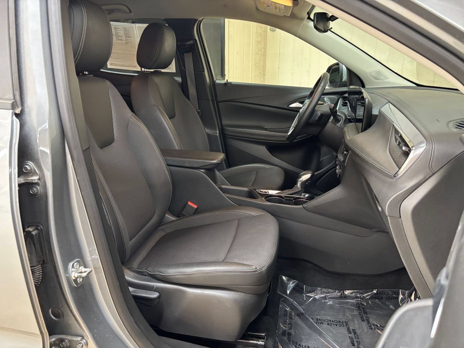 Used 2025 Buick Encore GX Preferred FWD image 35