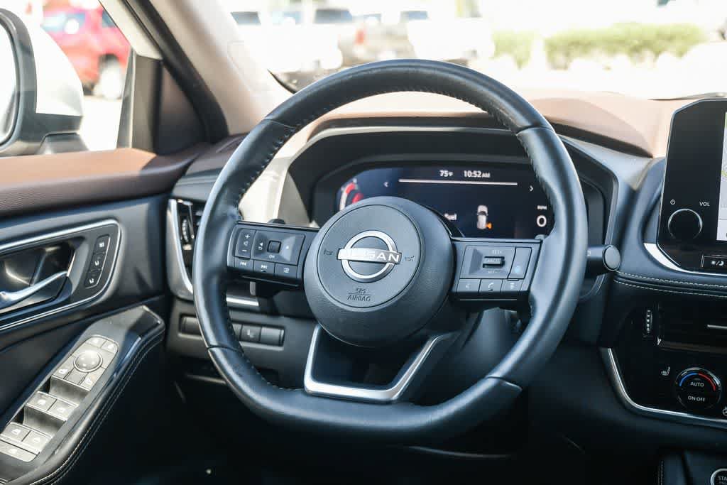 Used 2023 Nissan Rogue Platinum w/ Platinum Premium Package FWD image 12