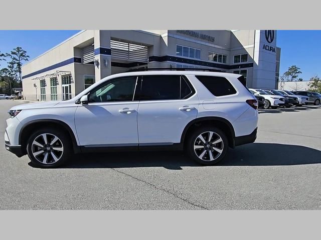 Used 2025 Honda Pilot Touring image 17