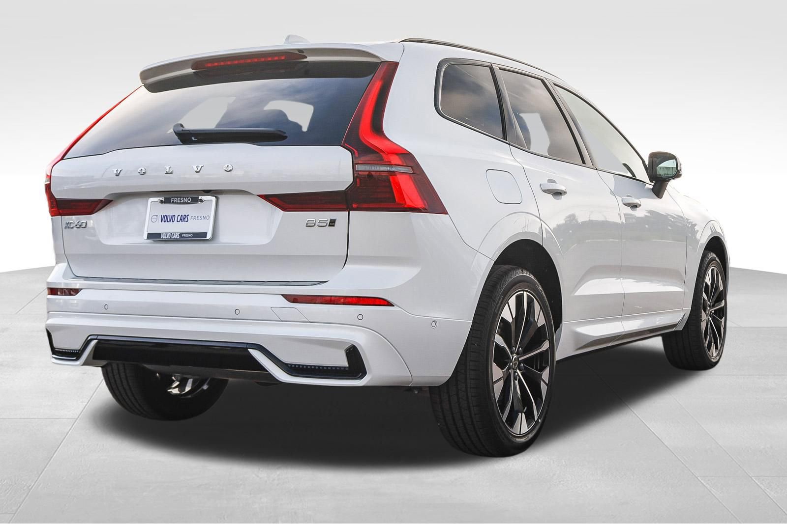 New 2026 Volvo XC60 B5 Plus w/ Climate Package image 5