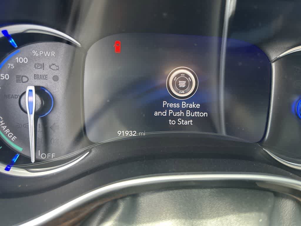 Used 2023 Chrysler Pacifica Limited FWD image 13