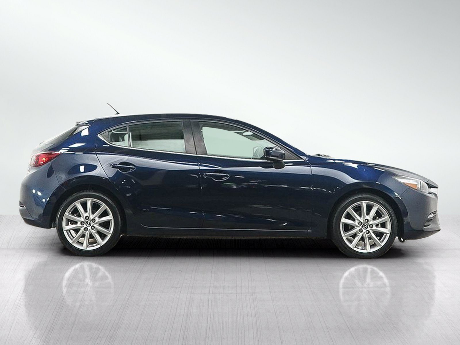 Used 2017 MAZDA MAZDA3 Touring FWD image 6