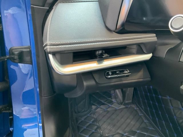 Used 2023 Chevrolet Corvette Stingray Preferred Conv w/ Z51 Performance Package RWD image 10