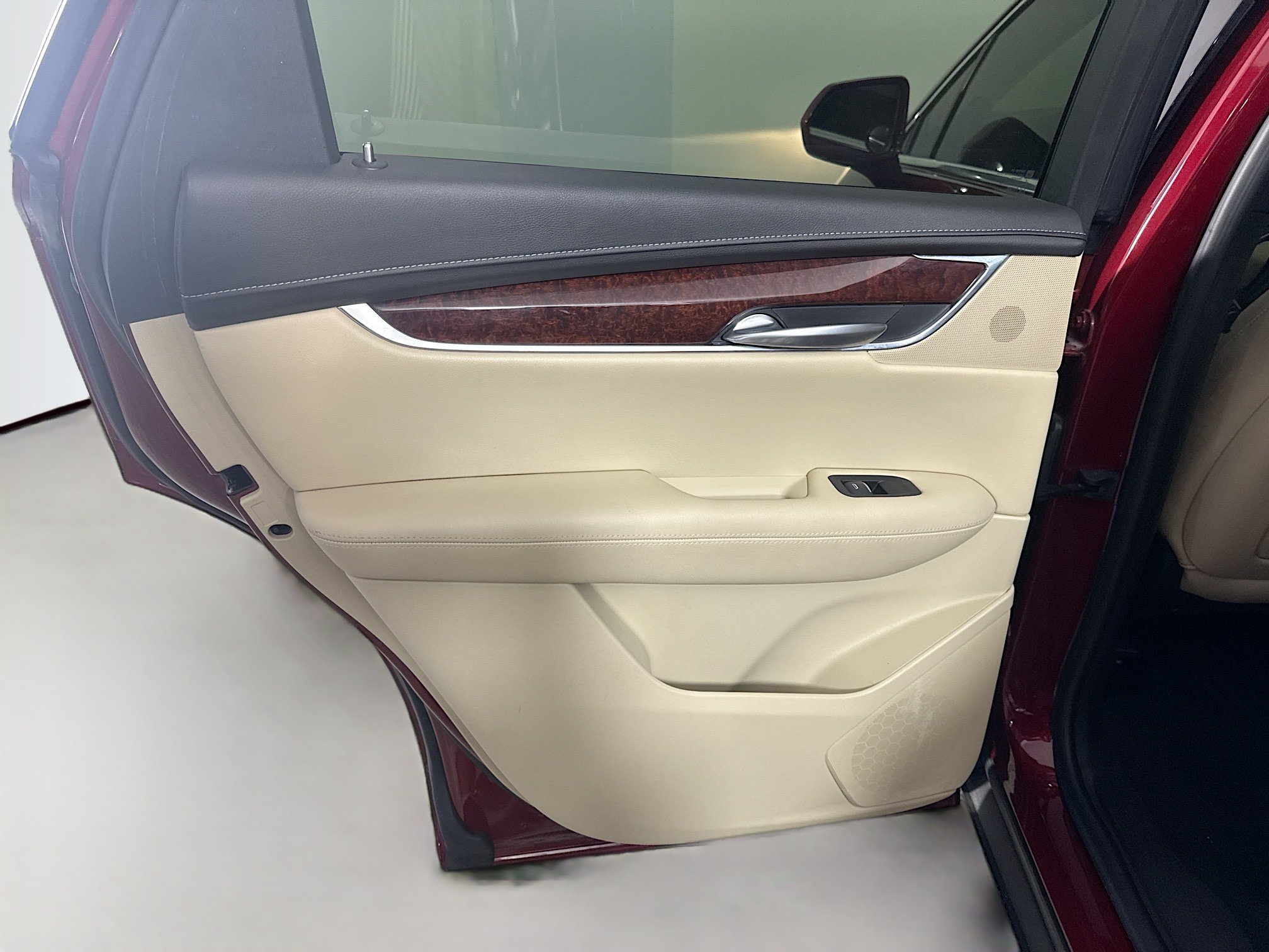 Used 2018 Cadillac XT5 Luxury FWD image 26