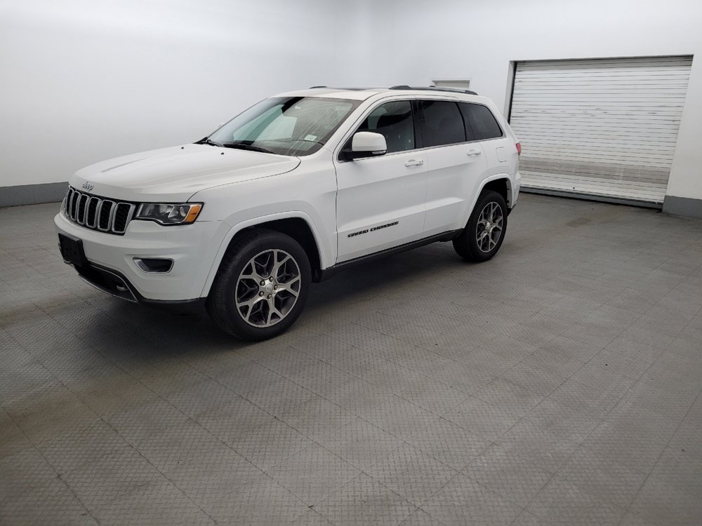 Used 2018 Jeep Grand Cherokee Limited AWD/4WD image 2