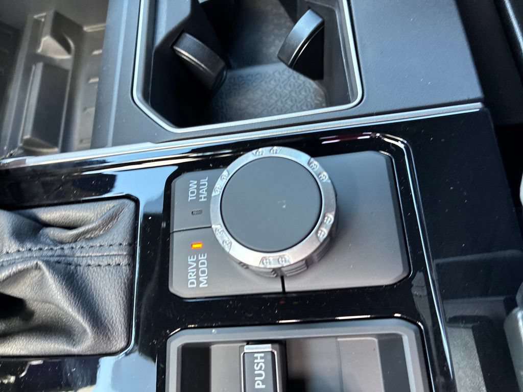 New 2026 Toyota Tundra Limited AWD/4WD image 39