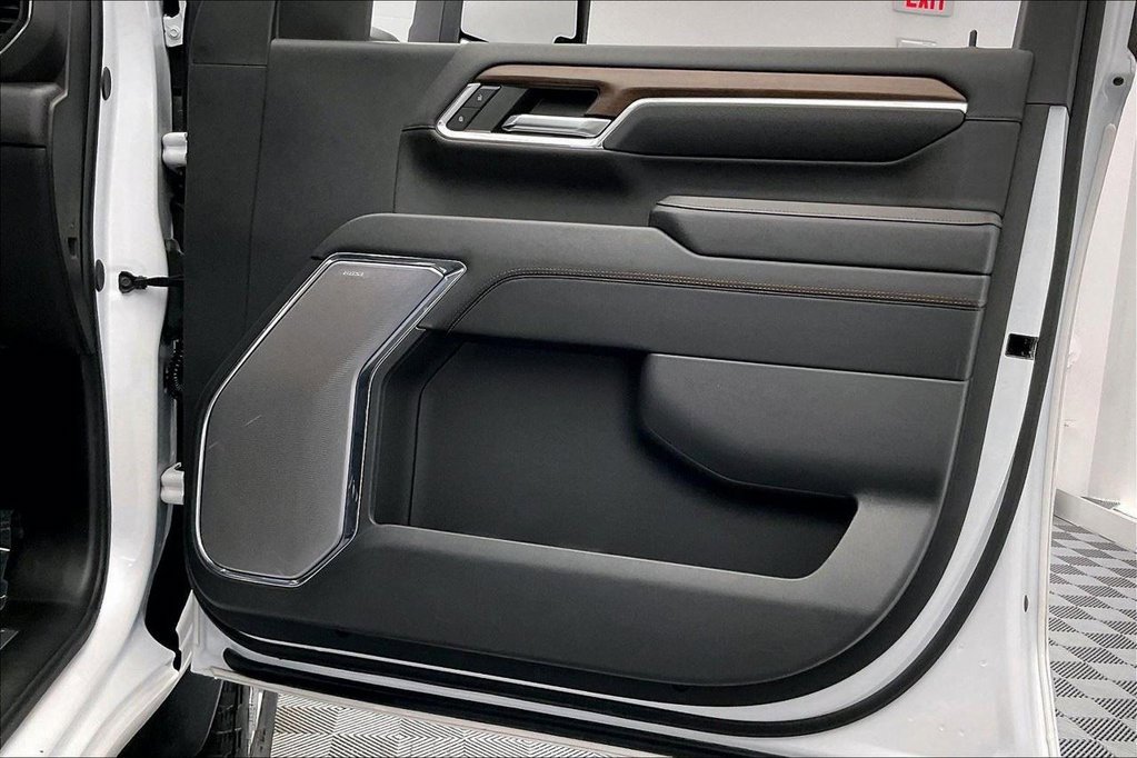 Used 2024 Chevrolet Silverado 3500 High Country w/ High Country Premium Package image 11