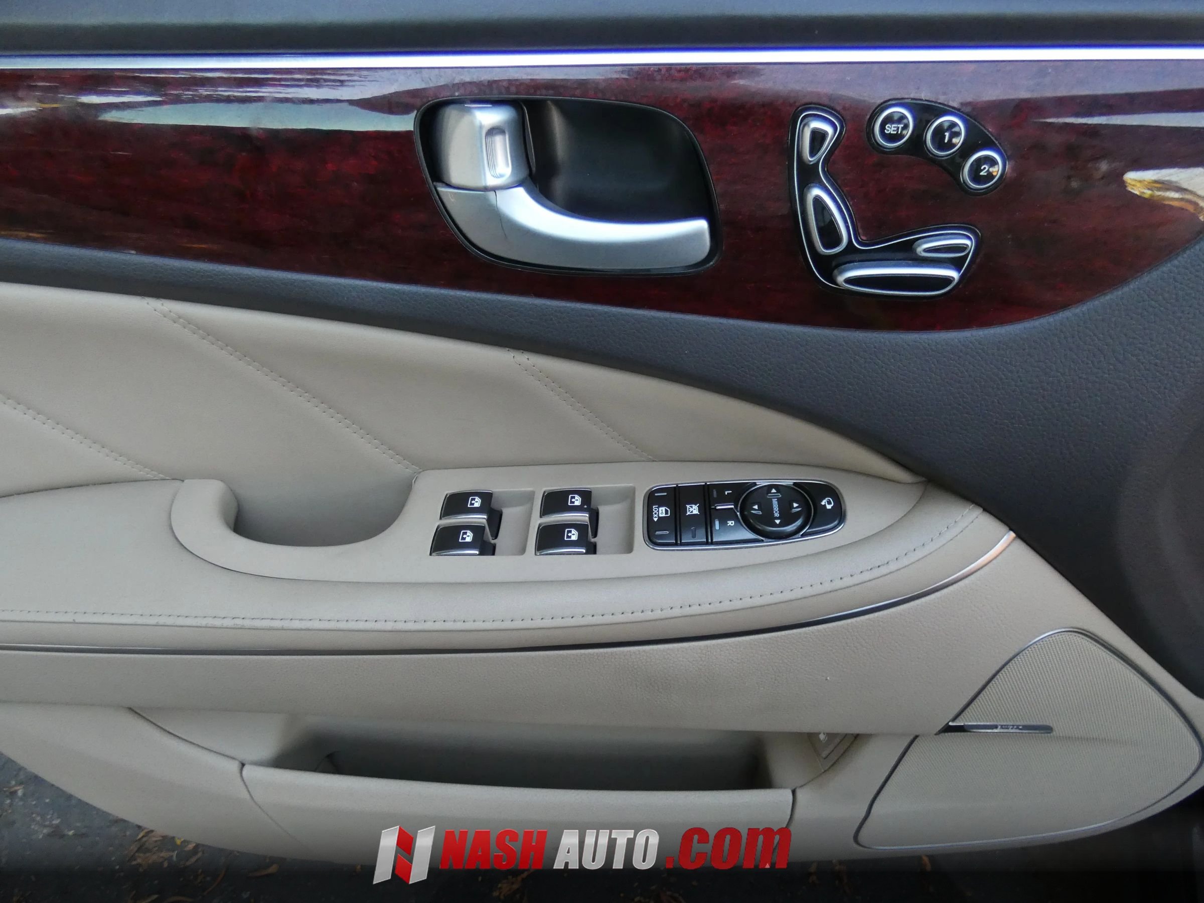 Used 2013 Hyundai Equus Signature RWD image 55