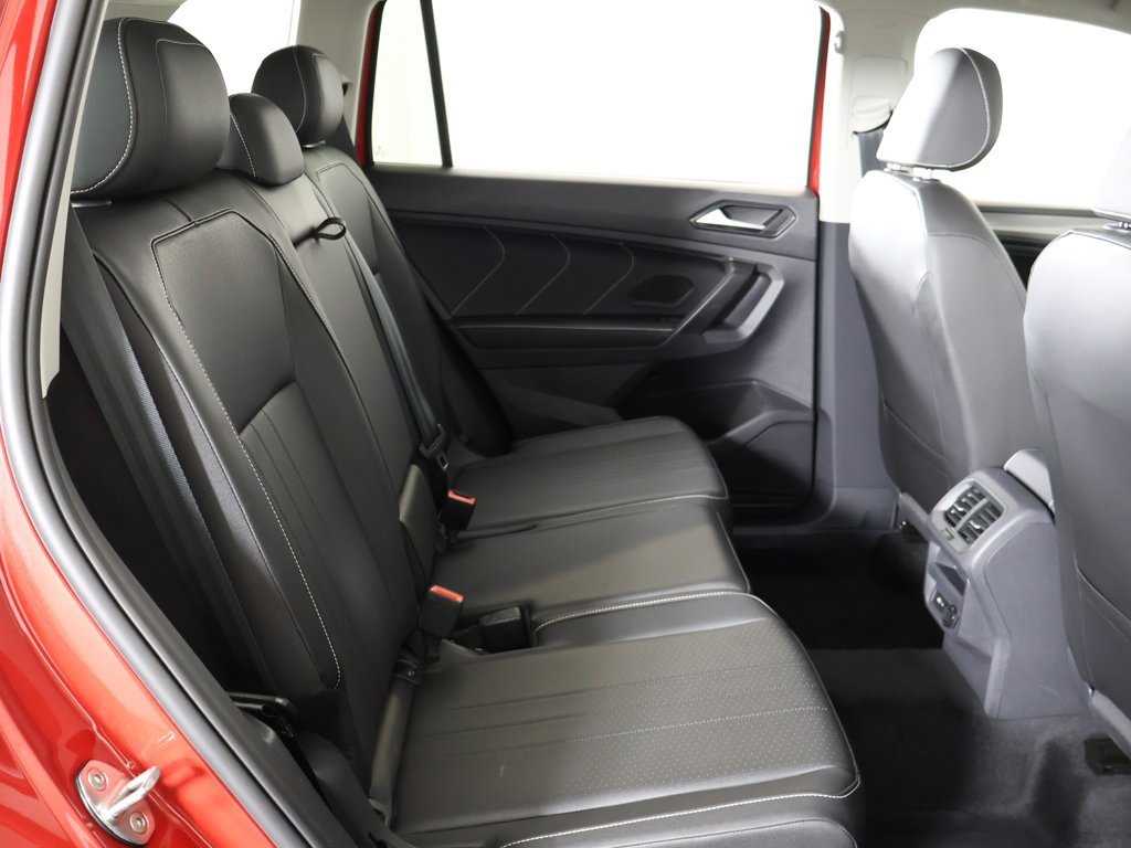 Used 2023 Volkswagen Tiguan SE image 33