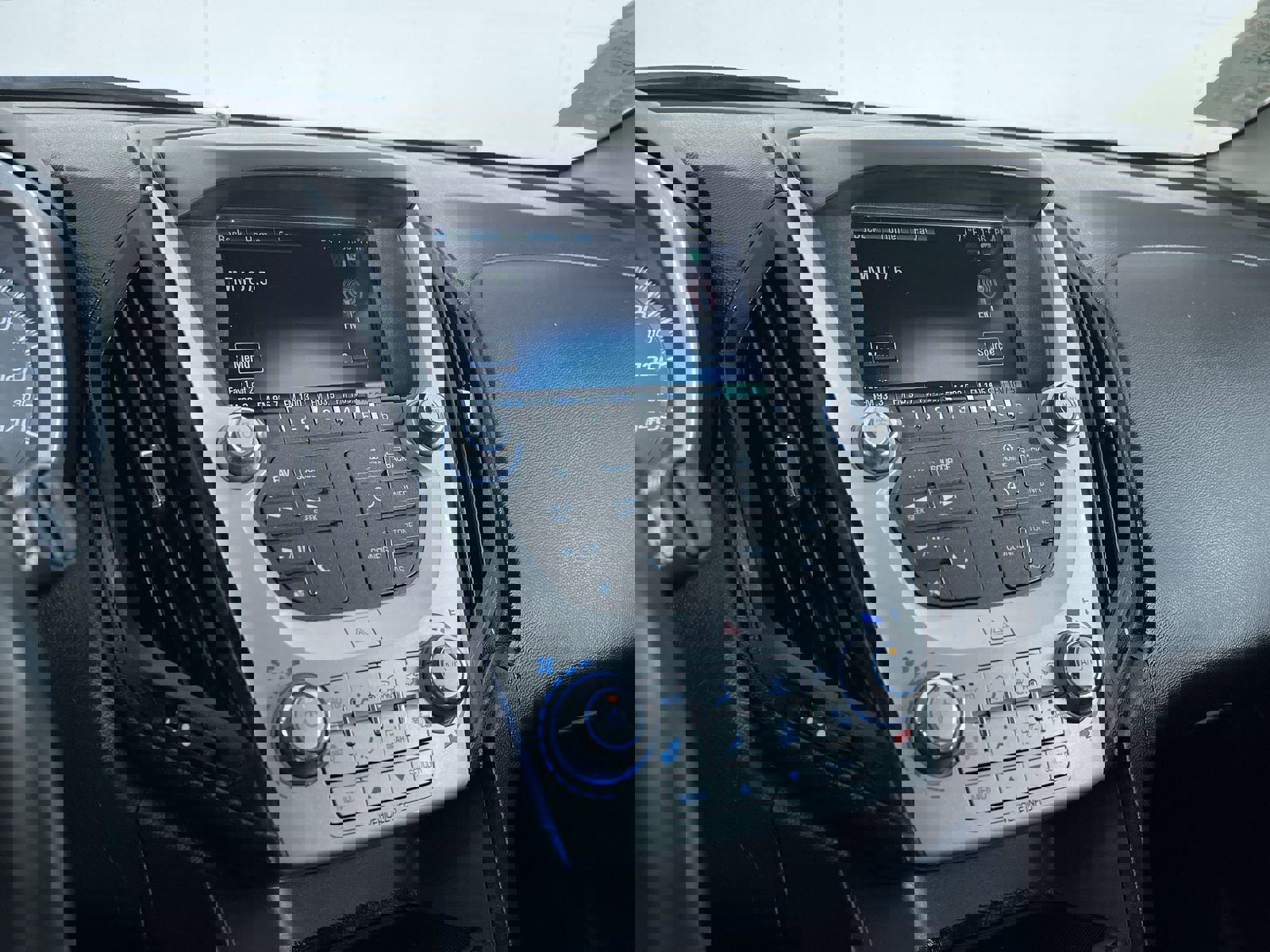 Used 2016 Chevrolet Equinox LT w/ Convenience Package image 17