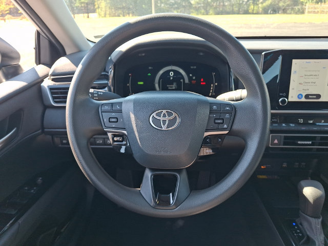 Used 2025 Toyota Camry LE FWD image 19