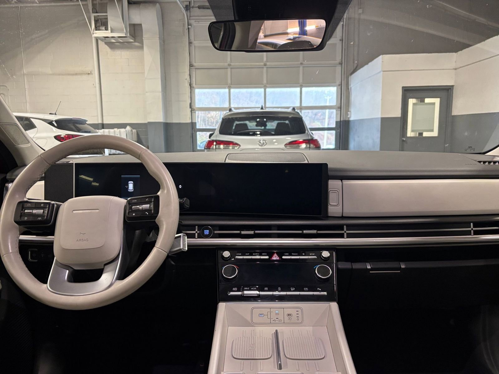 Used 2025 Hyundai Santa Fe SEL image 33