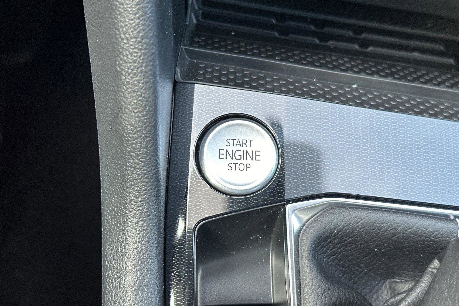 New 2026 Volkswagen Taos SEL image 22