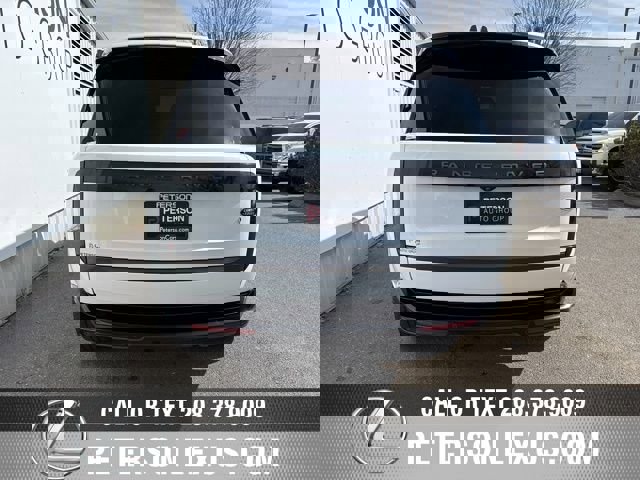 Used 2023 Land Rover Range Rover Long Wheelbase SE image 5