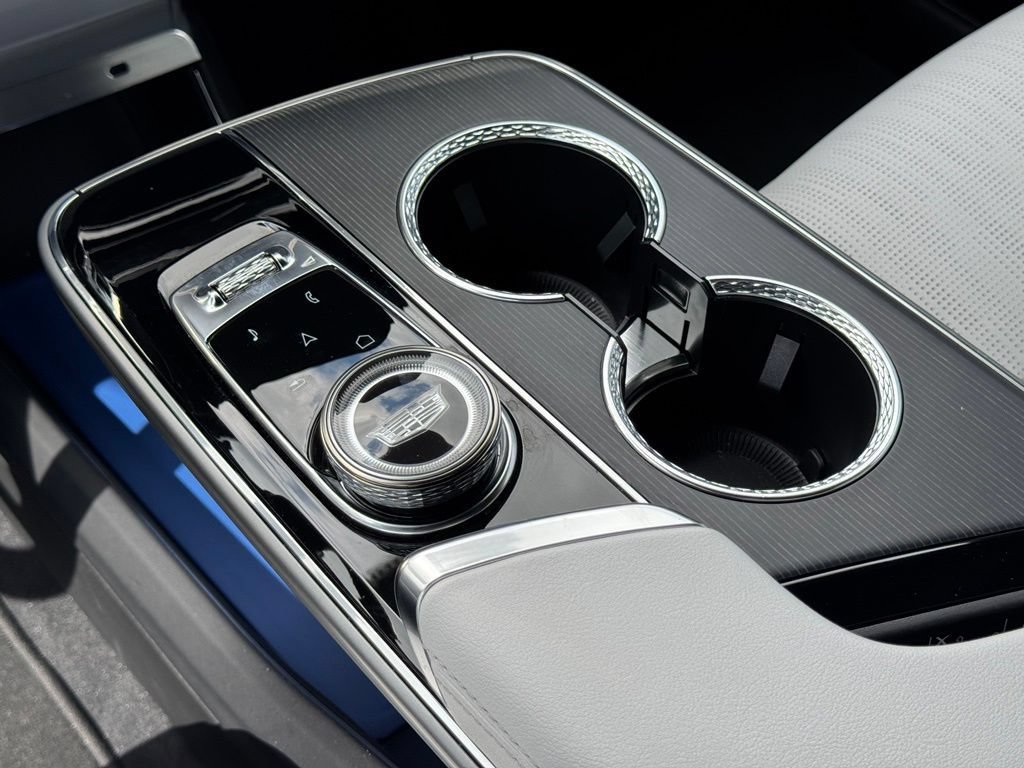 Certified 2024 Cadillac Lyriq Luxury AWD/4WD image 24