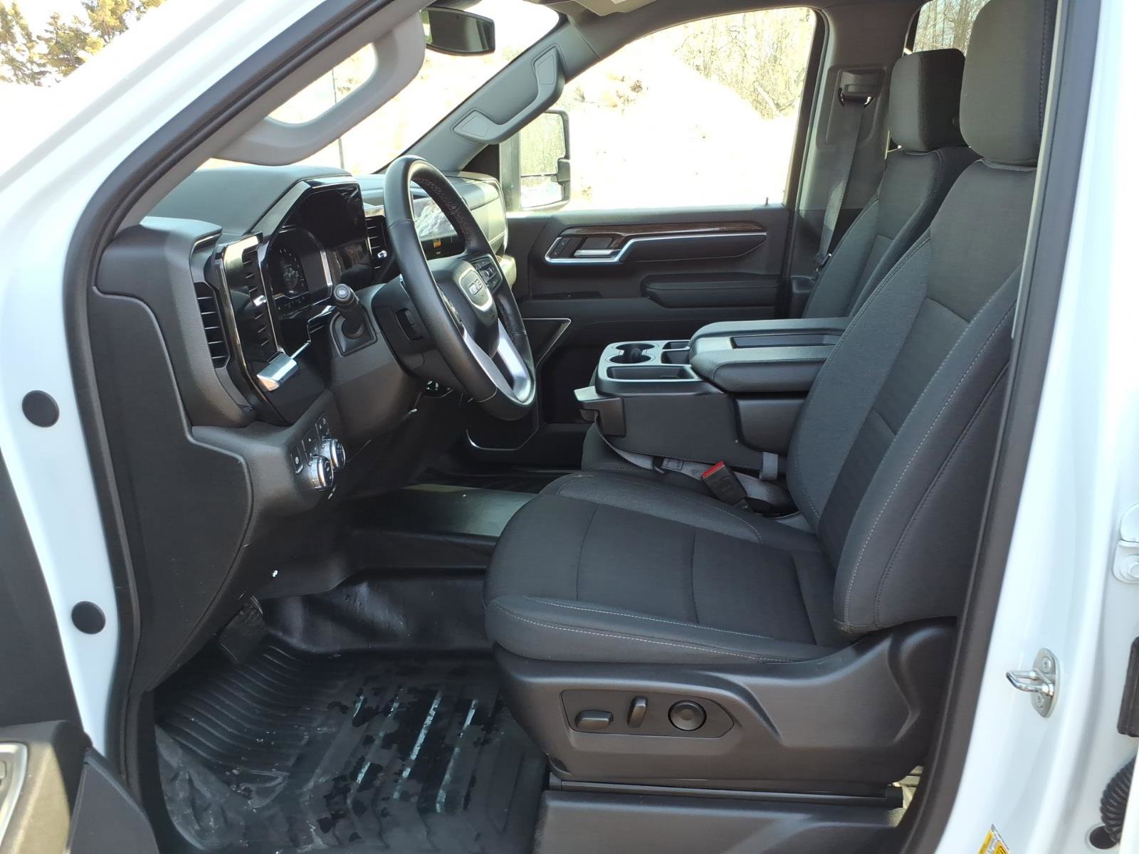 Used 2024 GMC Sierra 2500 SLE w/ SLE Convenience Package AWD/4WD image 10