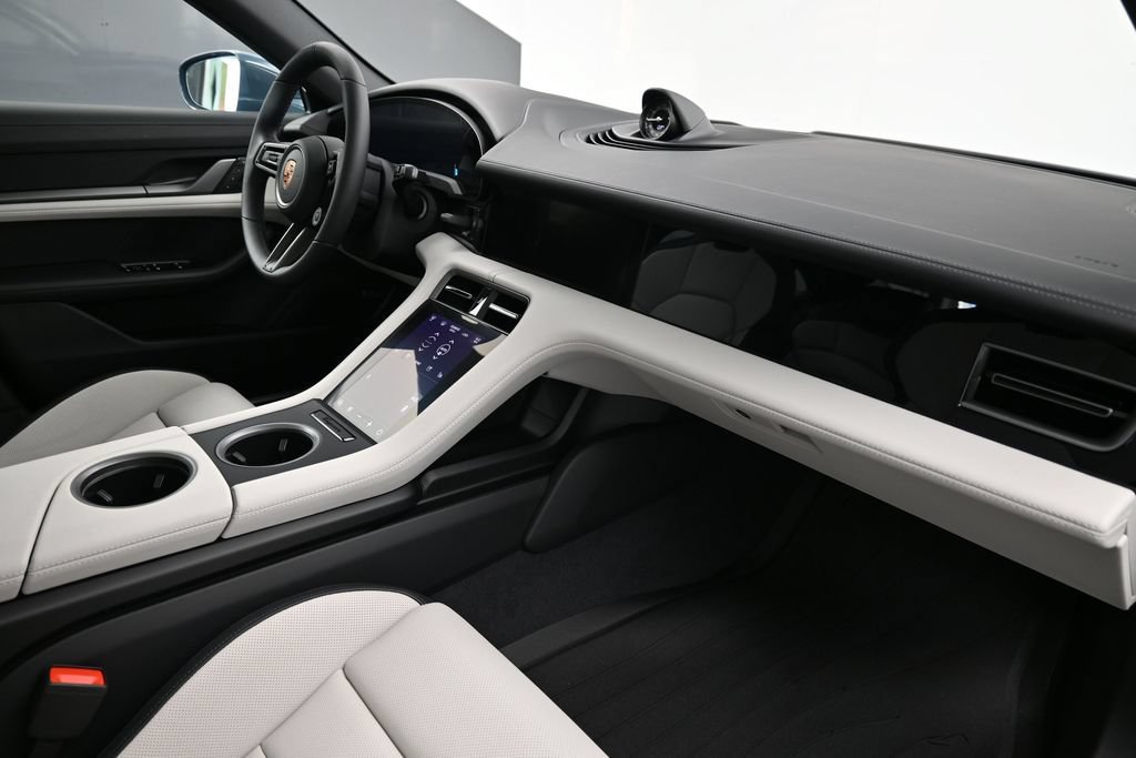 New 2026 Porsche Taycan 4S AWD/4WD image 14