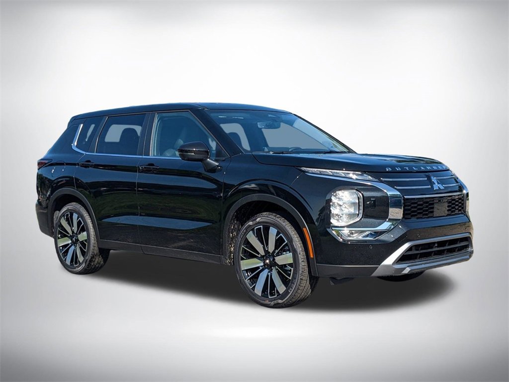 New 2025 Mitsubishi Outlander SE image 2